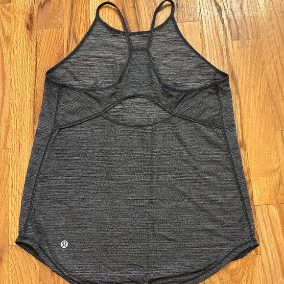 Lululemon Loose Tank with open back! Size 2 - Picture 1 of 4
